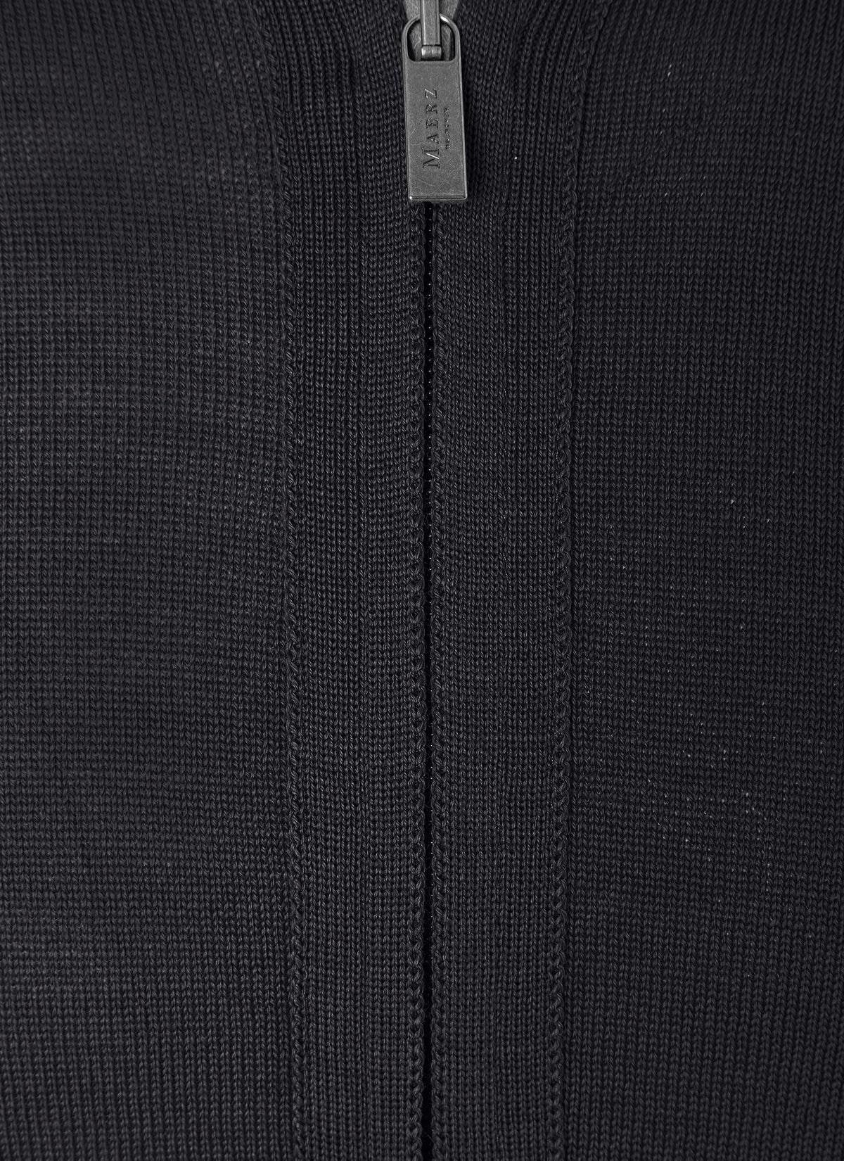 März Herren Strickjacke in schwarz